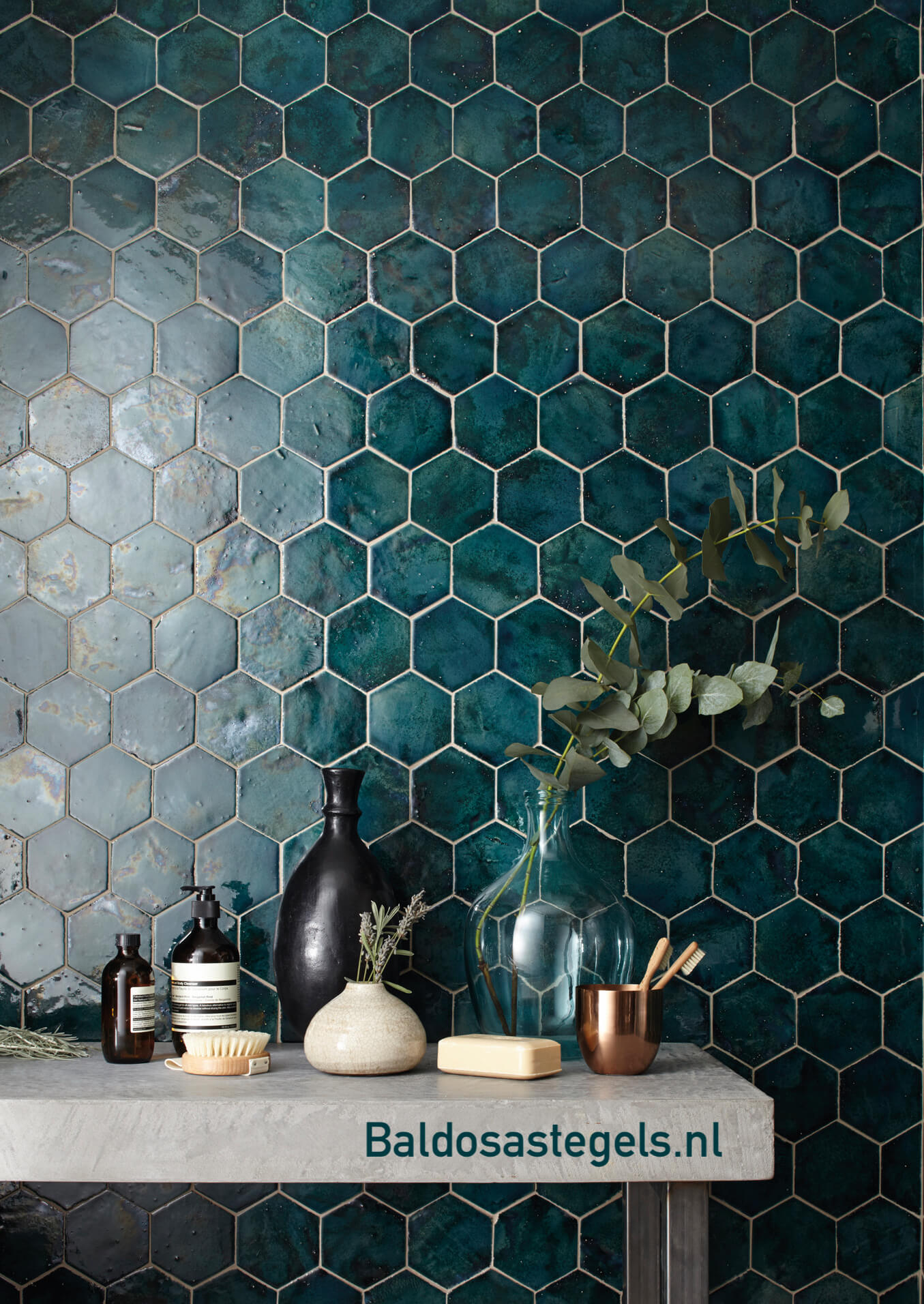 hexagon mosaic tiles bathroom        <h3 class=